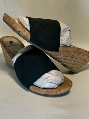 White Mountain, Aleah Sandal, (9M)